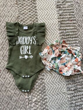 Olive Green "Daddy's Girl" Ruffled Bodysuit with Floral Bloomers 0-3 months new